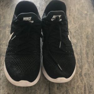 Women’s size 8 1/2 lunarepic  flyknit 2